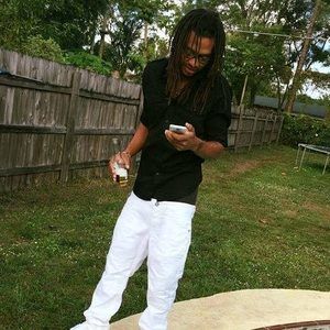 Meet your Posher, Dee