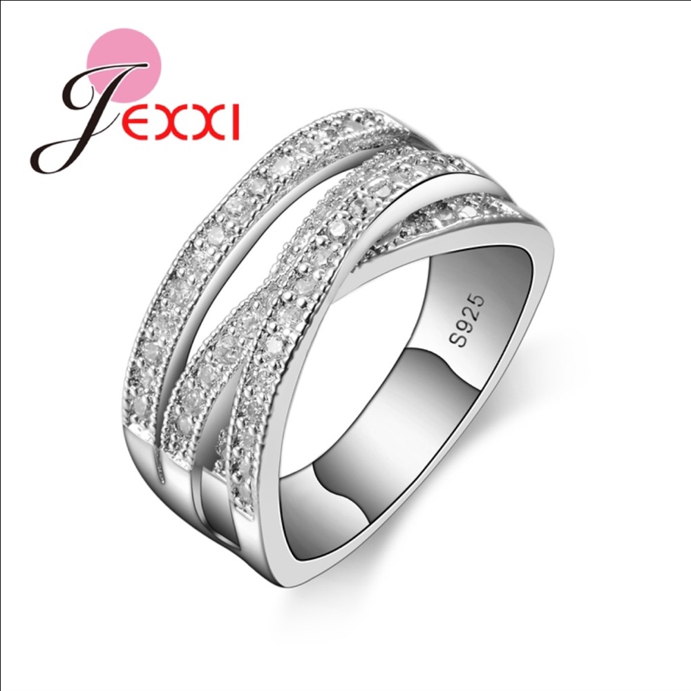 New 925 Sterling silver ring with cubic zirconia💍