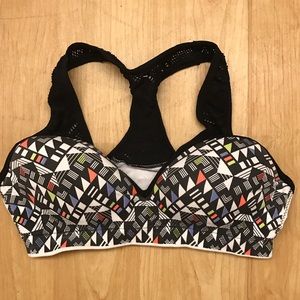 VS PINK Seamless Push Up Sports Bra (Small)