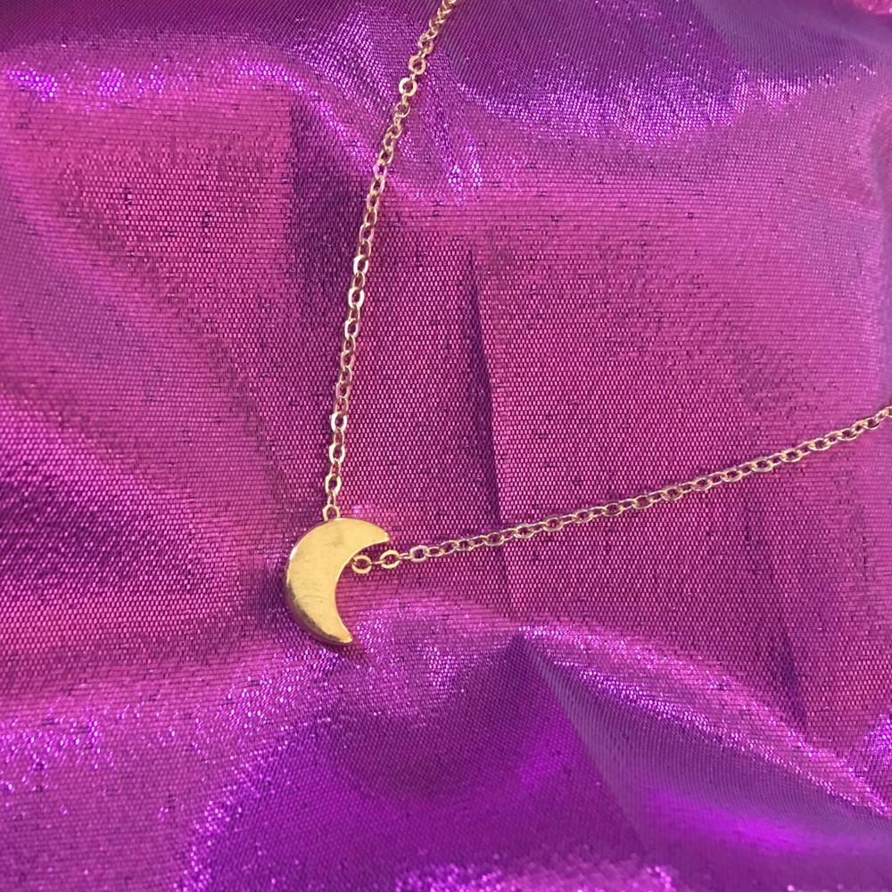 New ! Gold moon pendant necklace