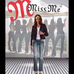 💋Miss Me💋NWOT Embroidered Boot Cut Jeans Sz32