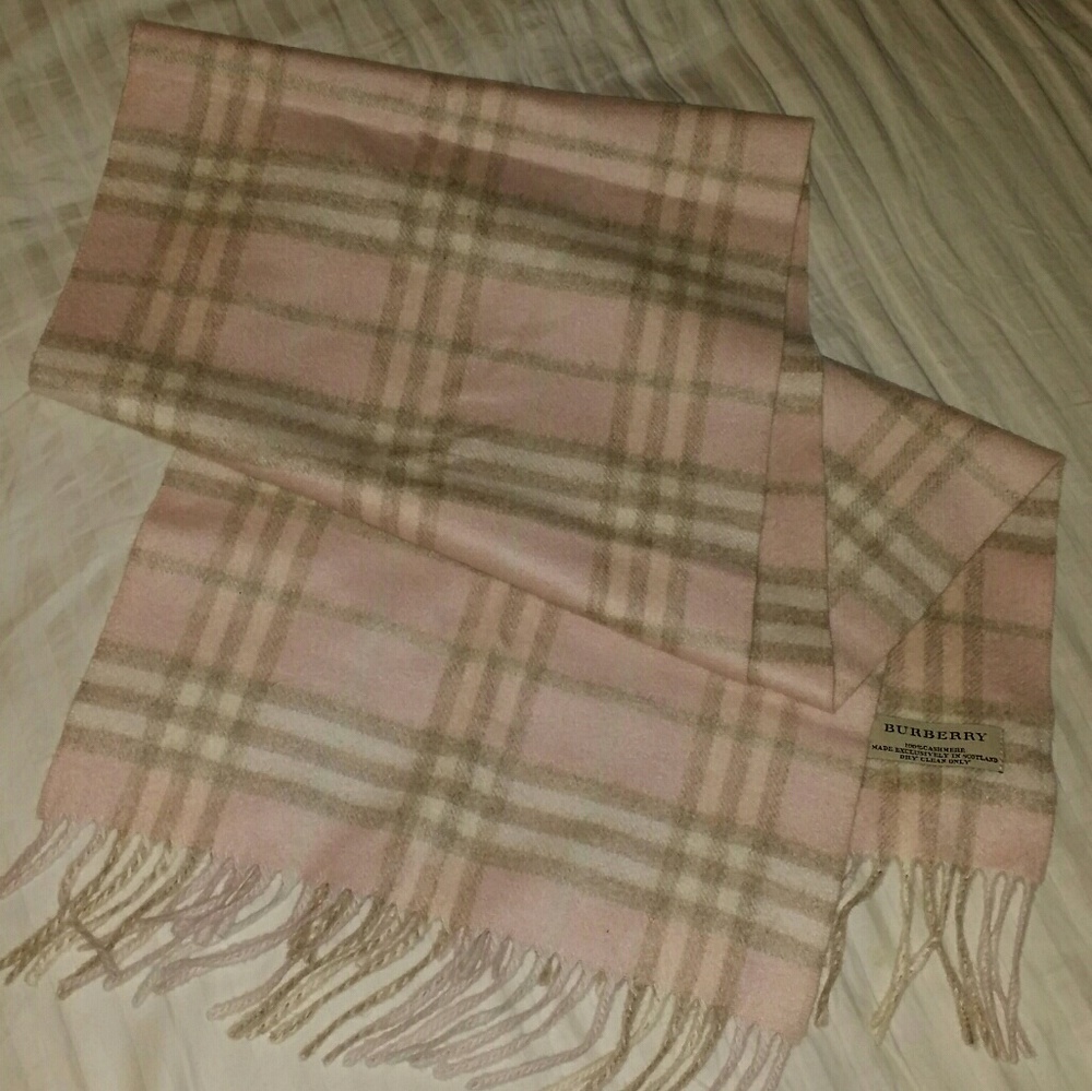 Burberry pink checkered cashmere scarf