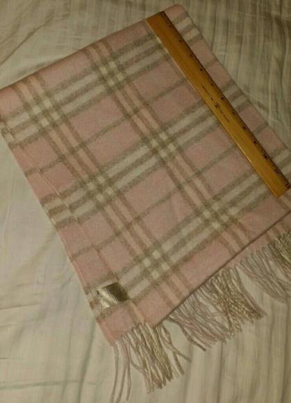 Burberry pink checkered cashmere scarf - Picture 3 of 6