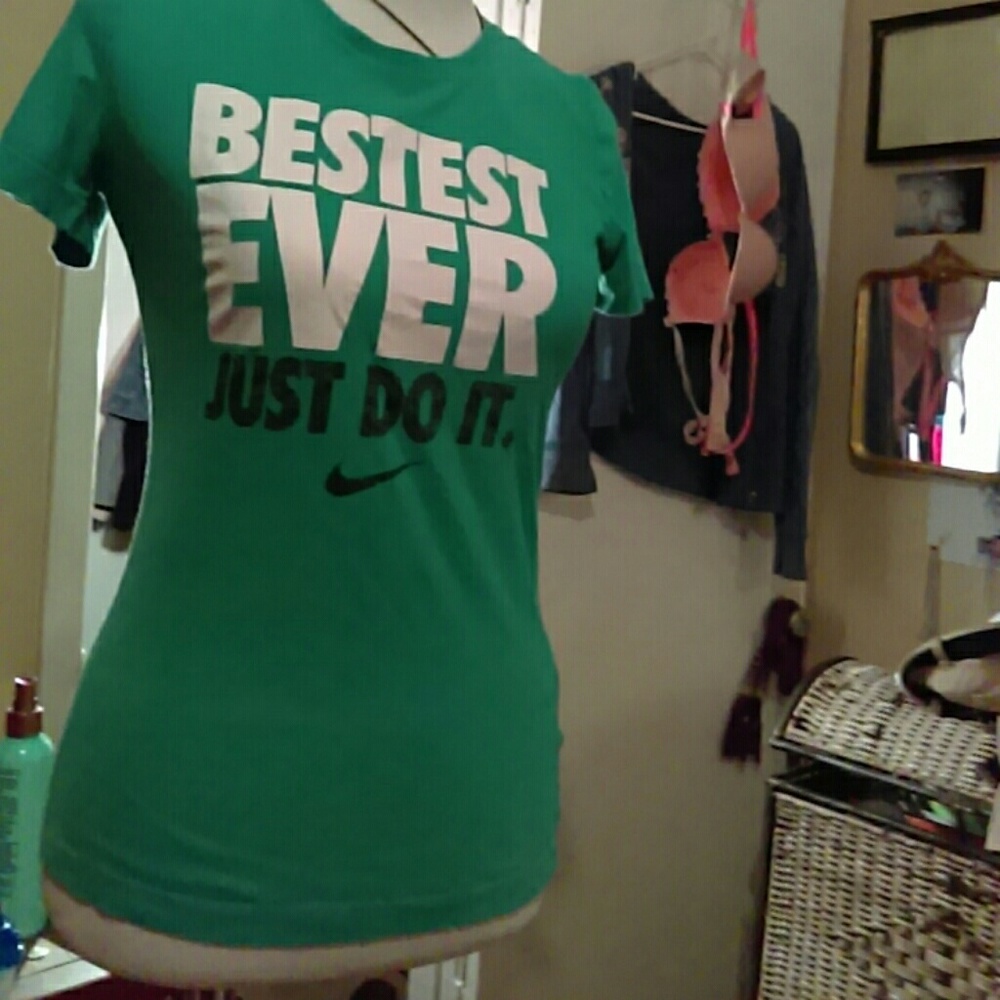 Green Nike tee