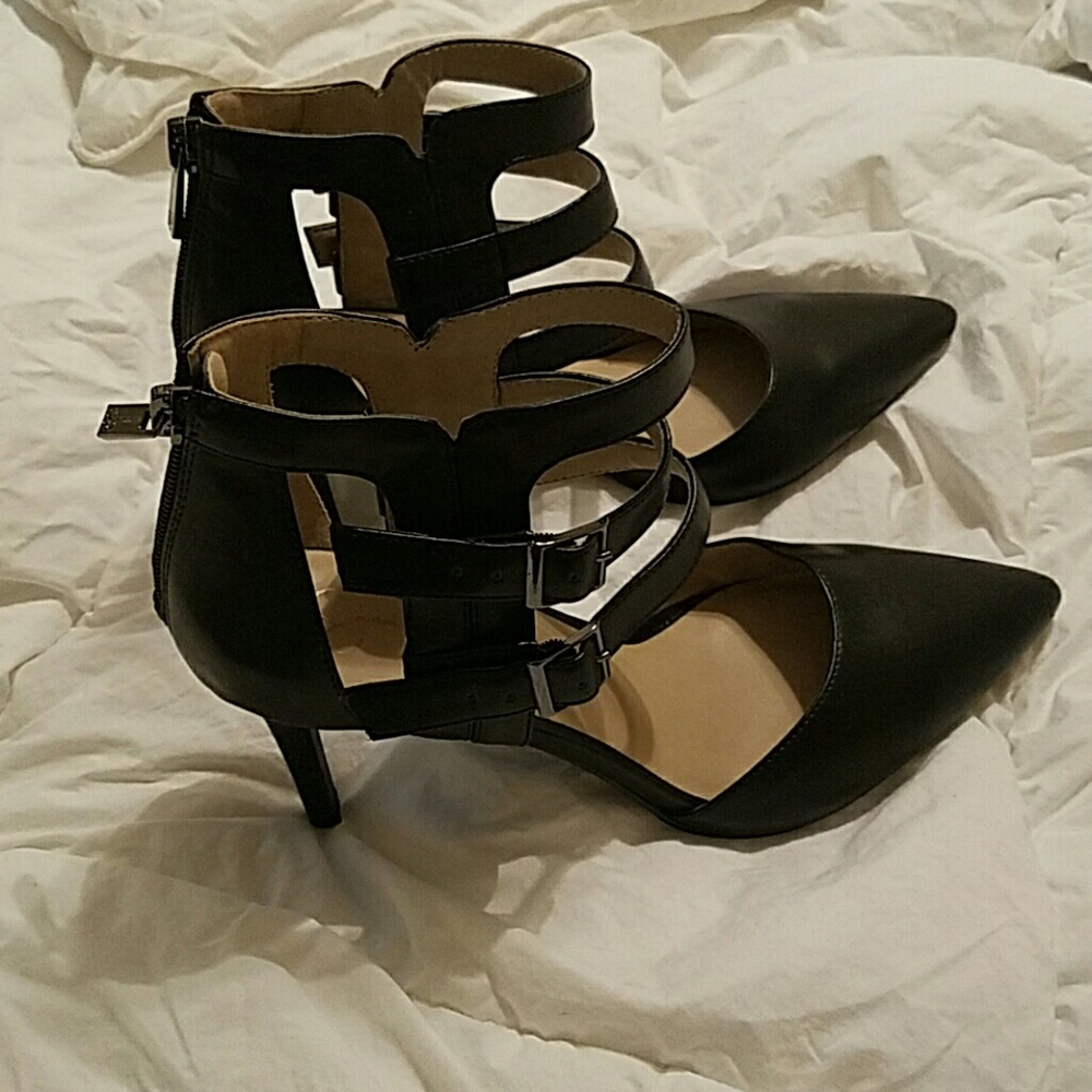 Jessica Simpson black leather sexy pumps