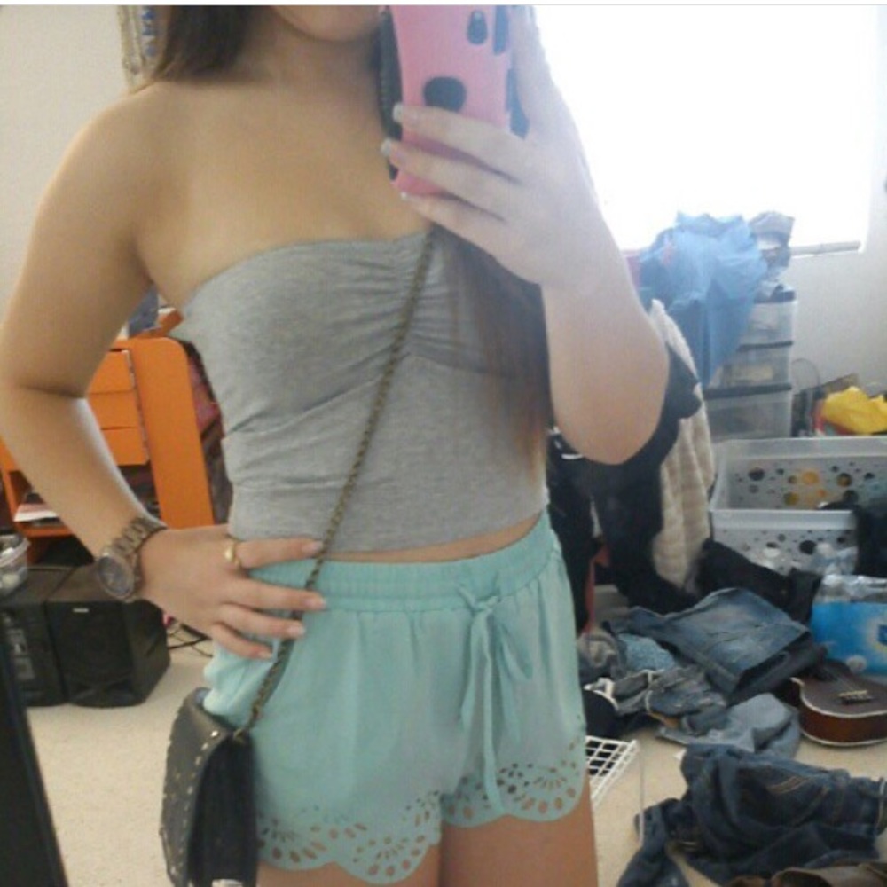 Mint Scalloped shorts