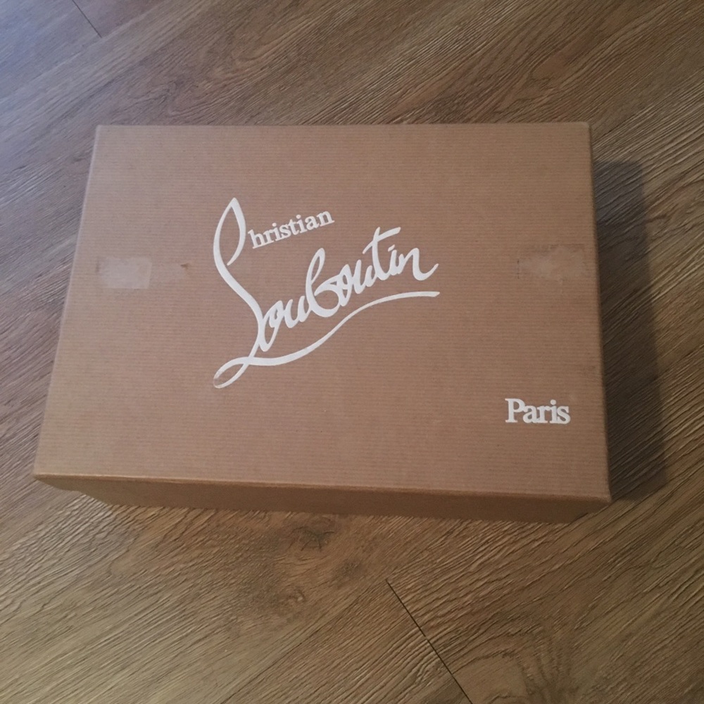 💥ON HOLD💥AUTHENTIC USED Christian Louboutin