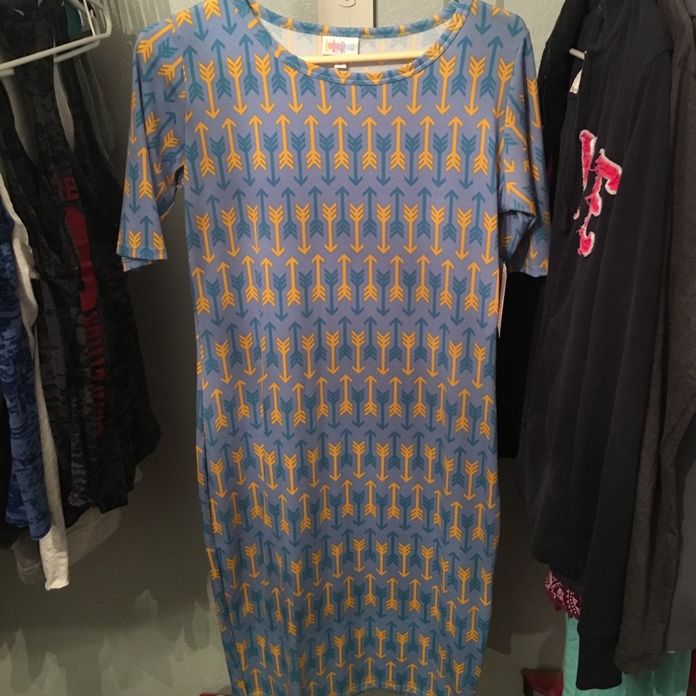 Size small Julia lularoe