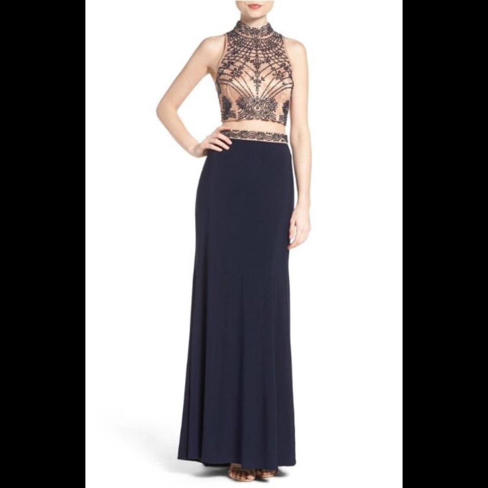 PROM DRESS | FORMAL GOWN - Picture 5 of 7