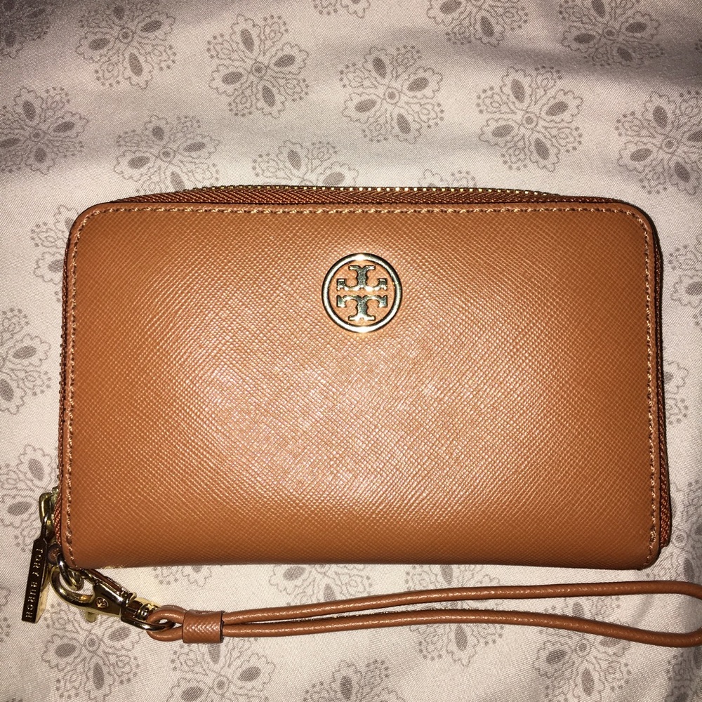 Tory Burch Zip around Smartphone wristlet