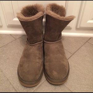 Ugg short Bailey Button