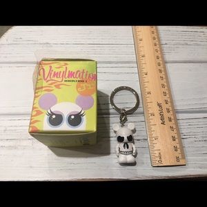 DISNEY MICKEY MOUSE Vinylmation skull key chain