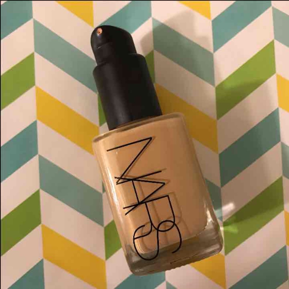NARS sheer glow foundation