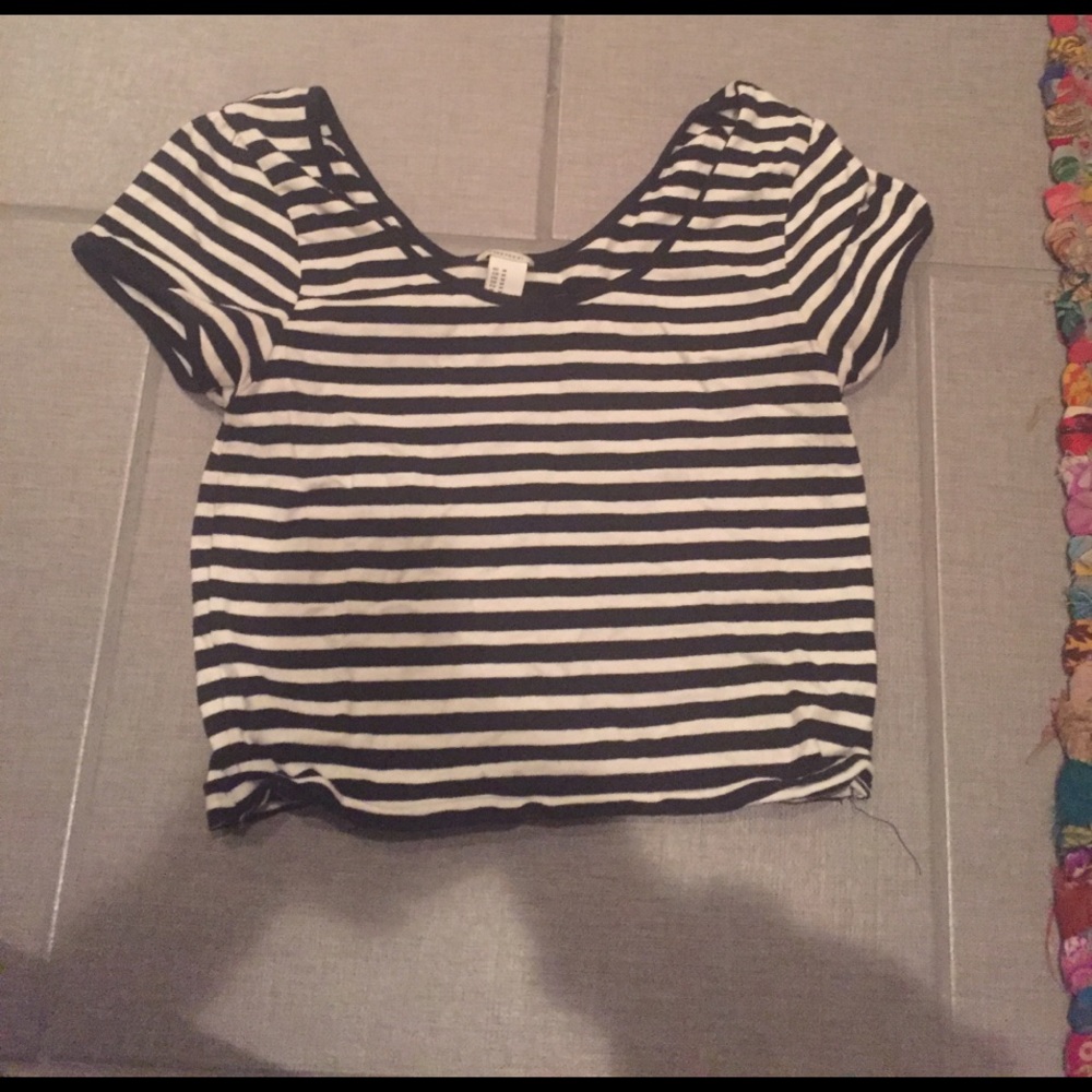 Black and white crop top