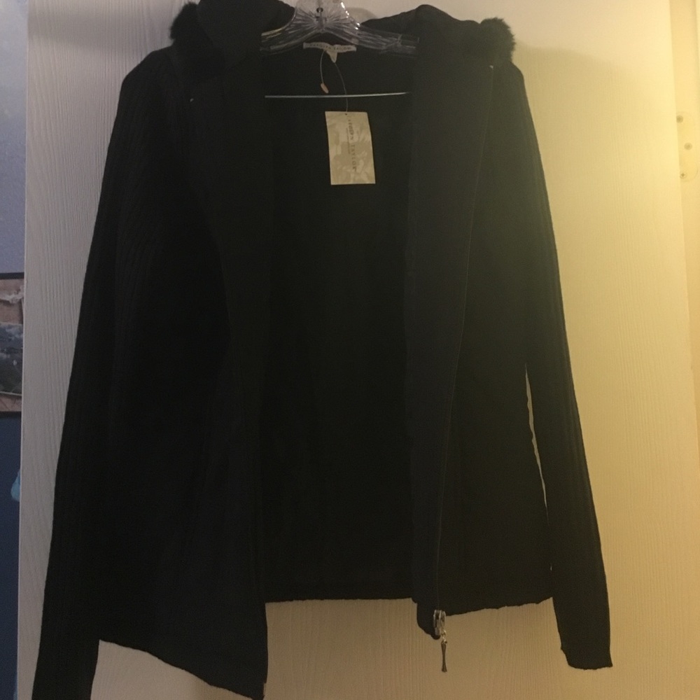Hooded Puffed Jacket.