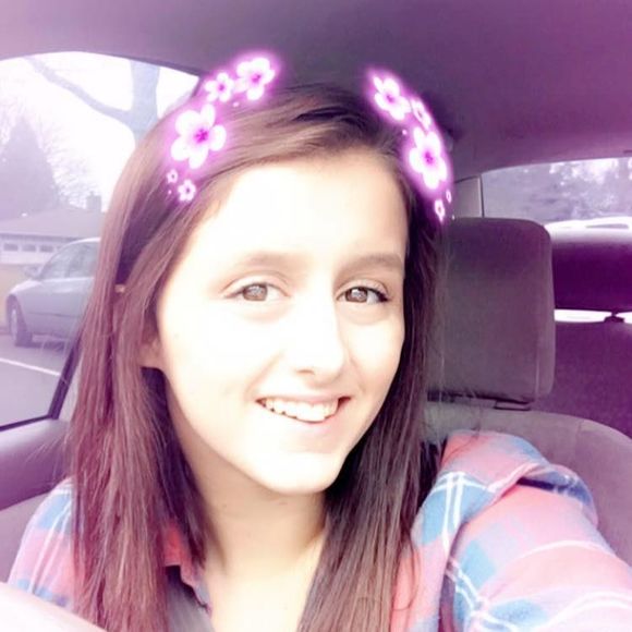 Meet your Posher, Caitlin - Picture 1 of 1