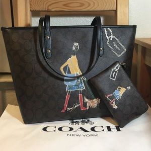 Coach shoulder bag with wristlet