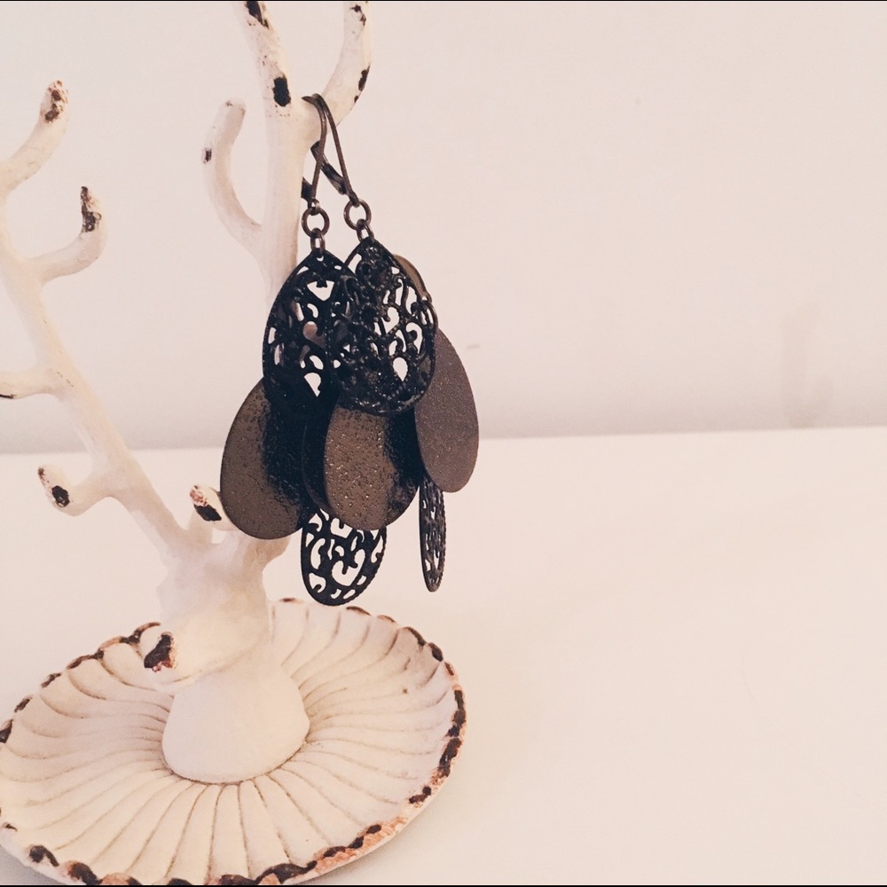 Elegant Black Earrings