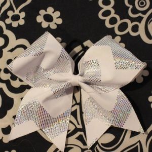 Cheer bow