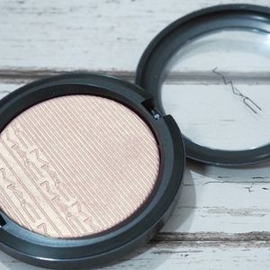 MAC Double Gleam Highlighter