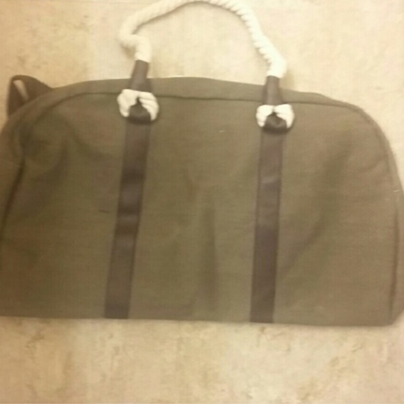 🆕🆕🎉 TOMMY BAHAMA DUFFLE BAG - Picture 3 of 8