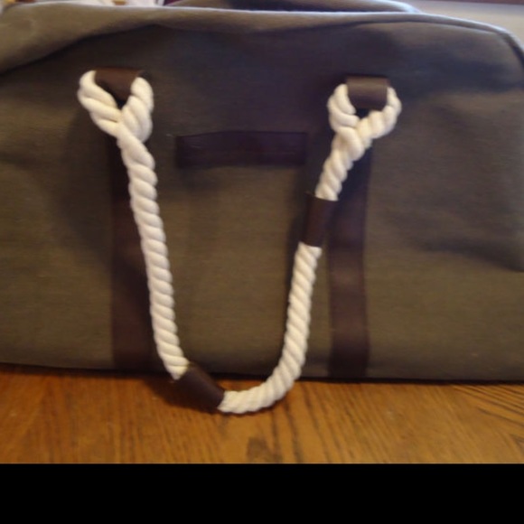 🆕🆕🎉 TOMMY BAHAMA DUFFLE BAG - Picture 8 of 8
