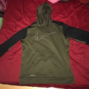 Camo Check Therma Fit Nike Sweater