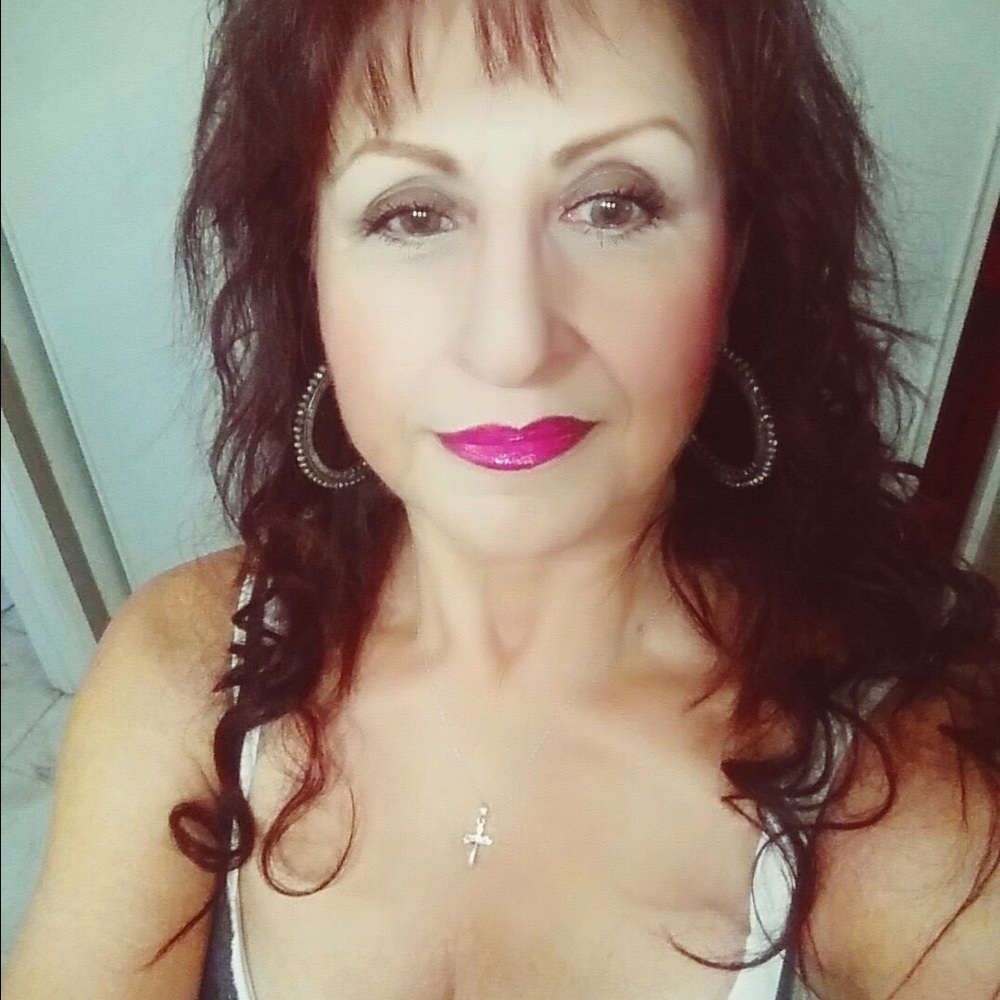 Meet your Posher, Linda