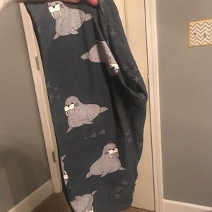 Walrus Os Lularoe Leggings