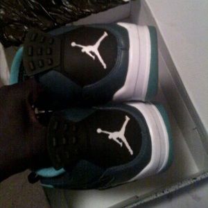 Seal 4s Jordan's size 10.5