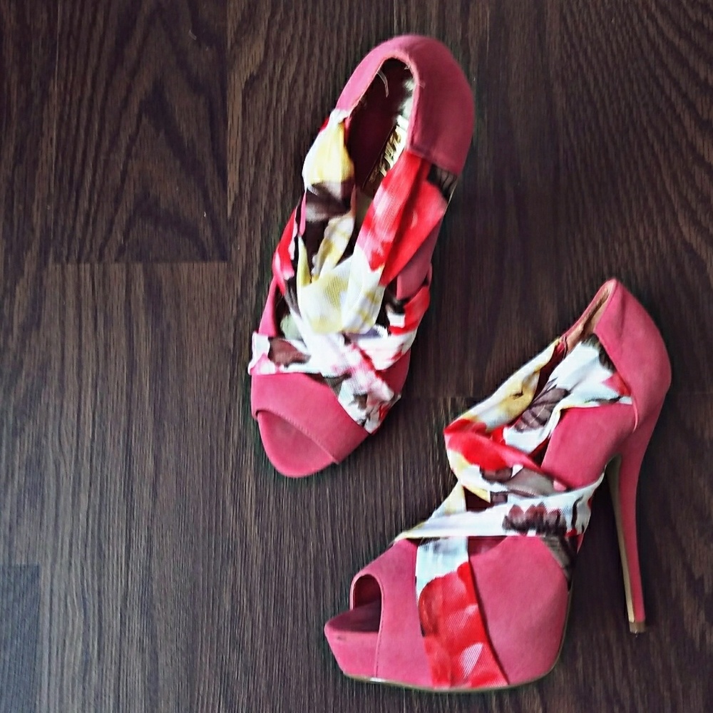 WILD PAIR Helena WP Floral Coral Platform Heels