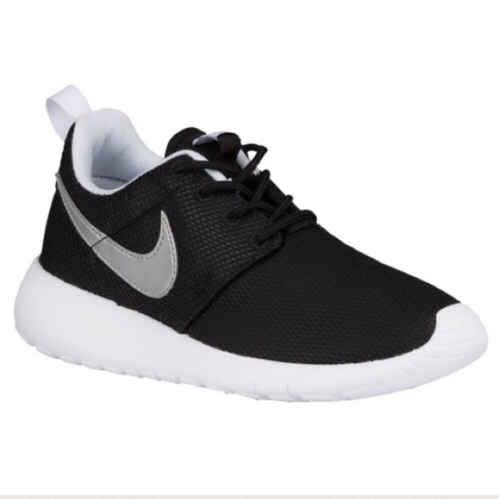 Roshe black white silver
