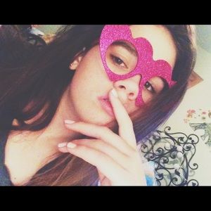 Meet your Posher, Cara