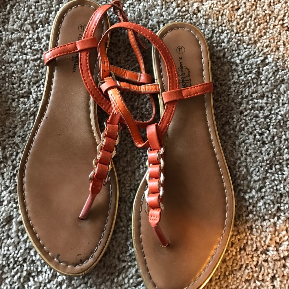 Cute sandal!