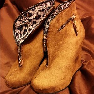 Brand NEW wedge boots