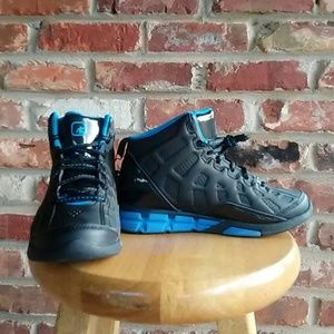 Boys tennis shoes