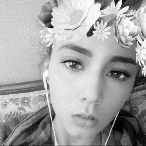 Meet your Posher, Ezme