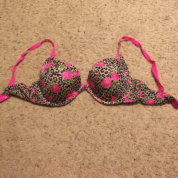 Victoria's Secret Pink Push-Up Bra - Picture 1 of 4