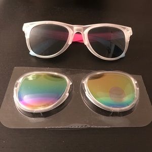 Sunglasses with interchangeable lenses