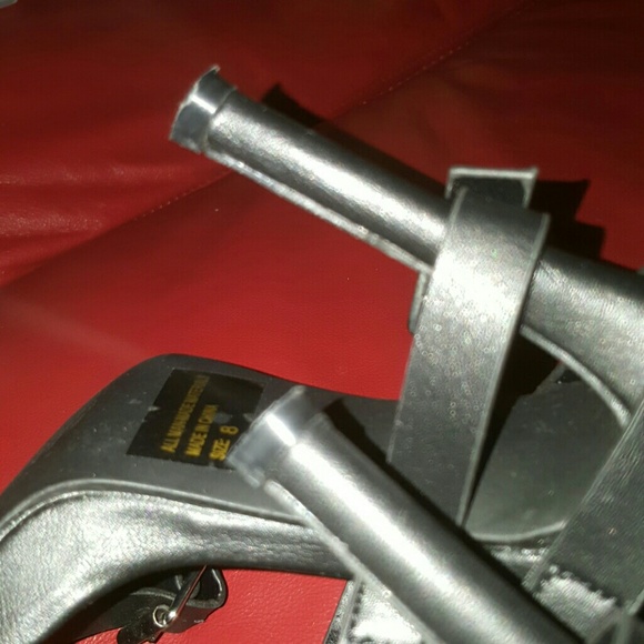 Wild Diva Black Buckle Heels - Picture 5 of 7