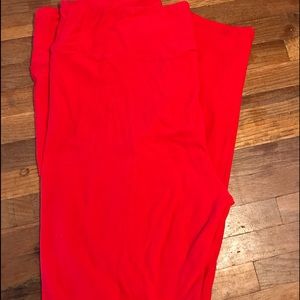💥SALE💥 Solid Red Lularoe leggings
