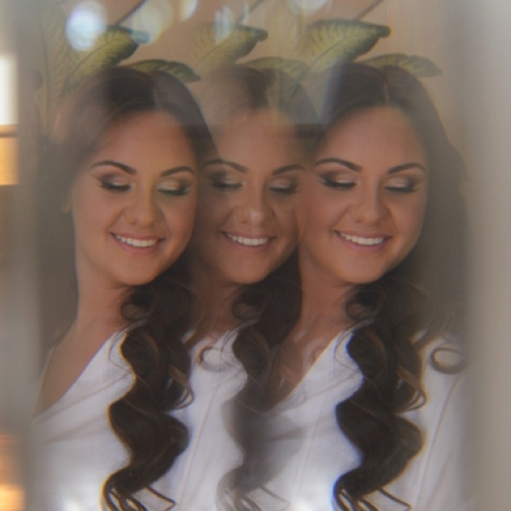 MEET YOUR POSHER💗