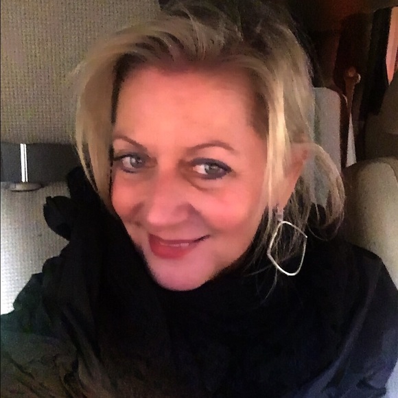 Meet your Posher, Alicia - Picture 3 of 8