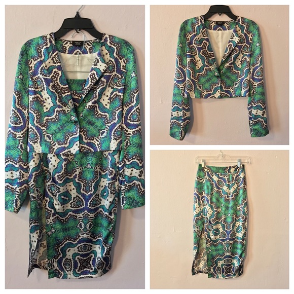 Janis Lee Dresses & Skirts - Silk Snake print jacket skirt set high leg slit