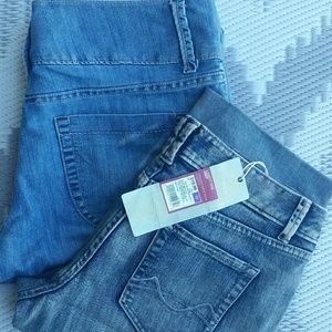 BUY 1 - GET 1 Lee Jean Capri & NWT M jean Capri