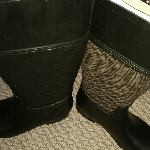 Woman's Stylish Rain boots - Picture 2 of 4