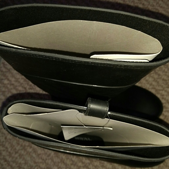 Woman's Stylish Rain boots - Picture 3 of 4