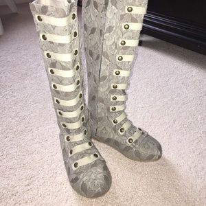 Sz 2 Youth Joyfolie Leighton Boots in Dove