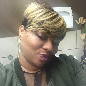 Meet your Posher, Latonia