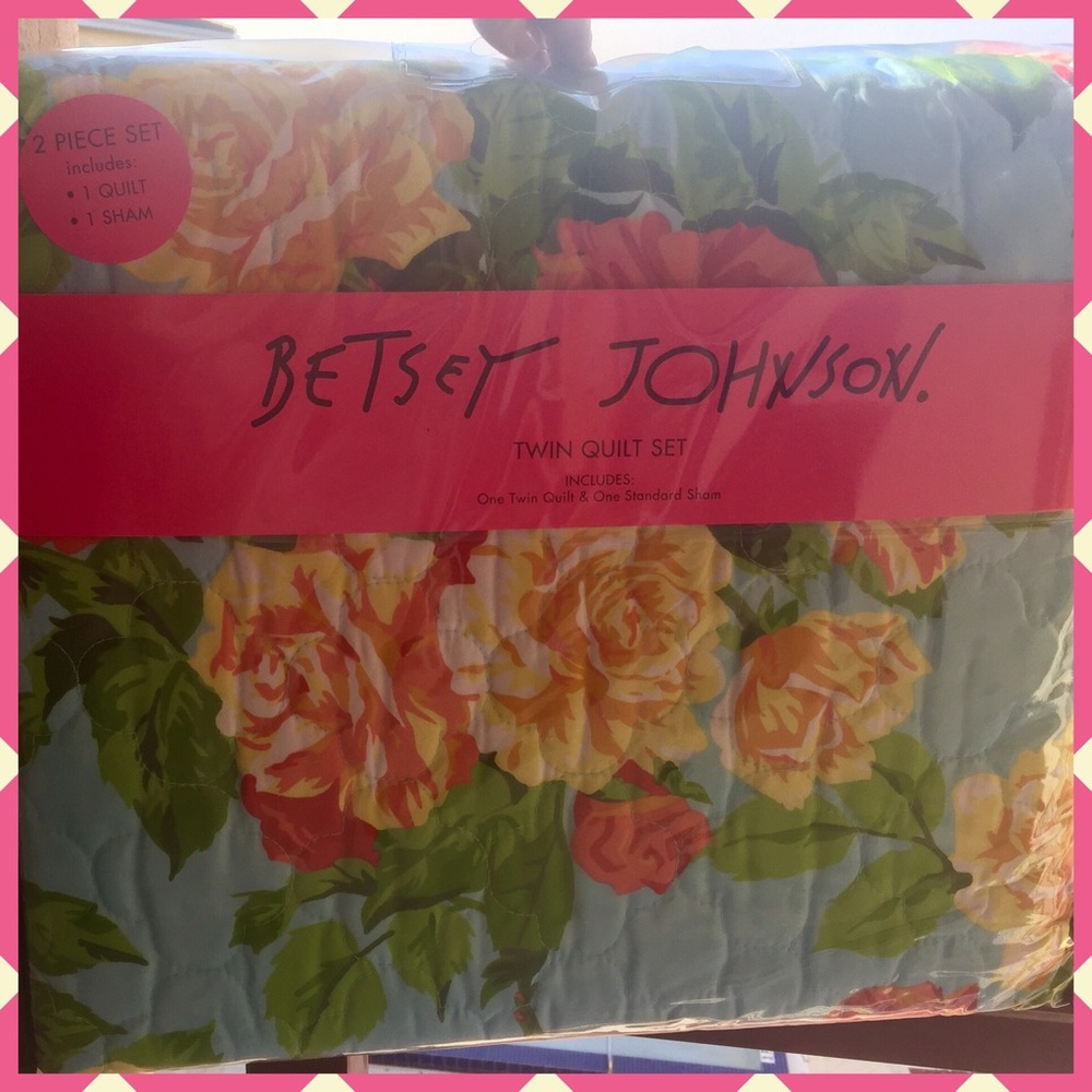 πBetsey Johnson 2-Piece Quilt Set Floral Bouquet - Picture 5 of 6